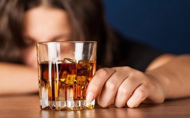 andehit-trong-ruou-la-gi-vi-sao-gay-dau-dau-va-cach-nhan-biet