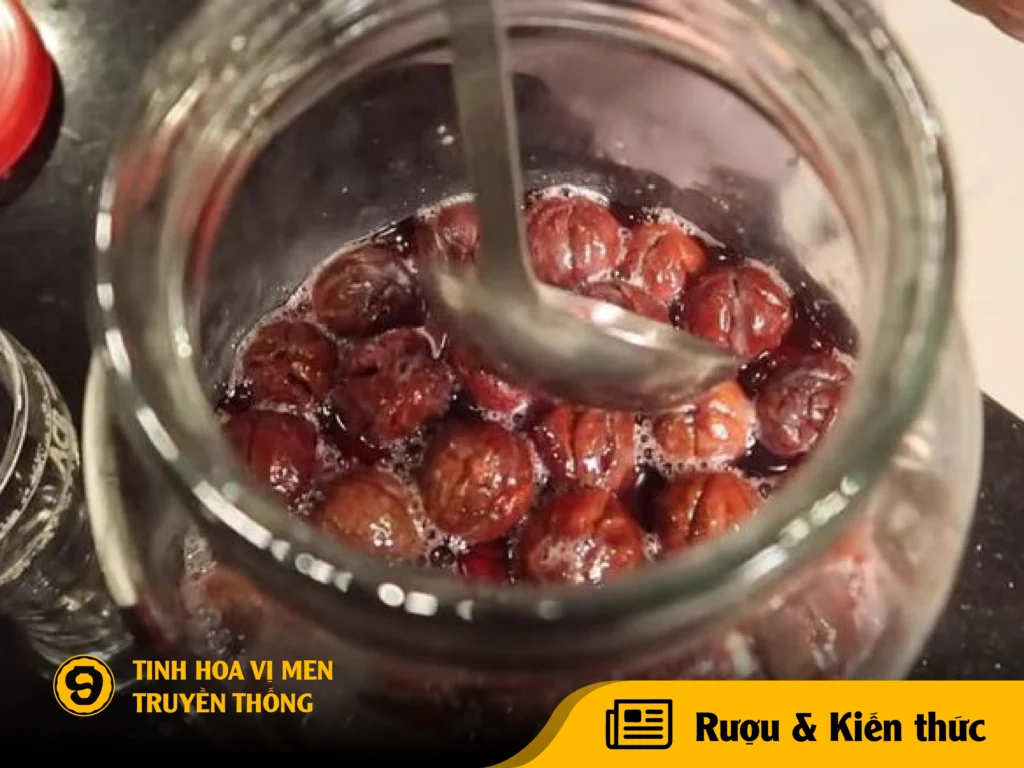ruou-ngam-bi-duc-bi-chua-noi-vang-nguyen-nhan