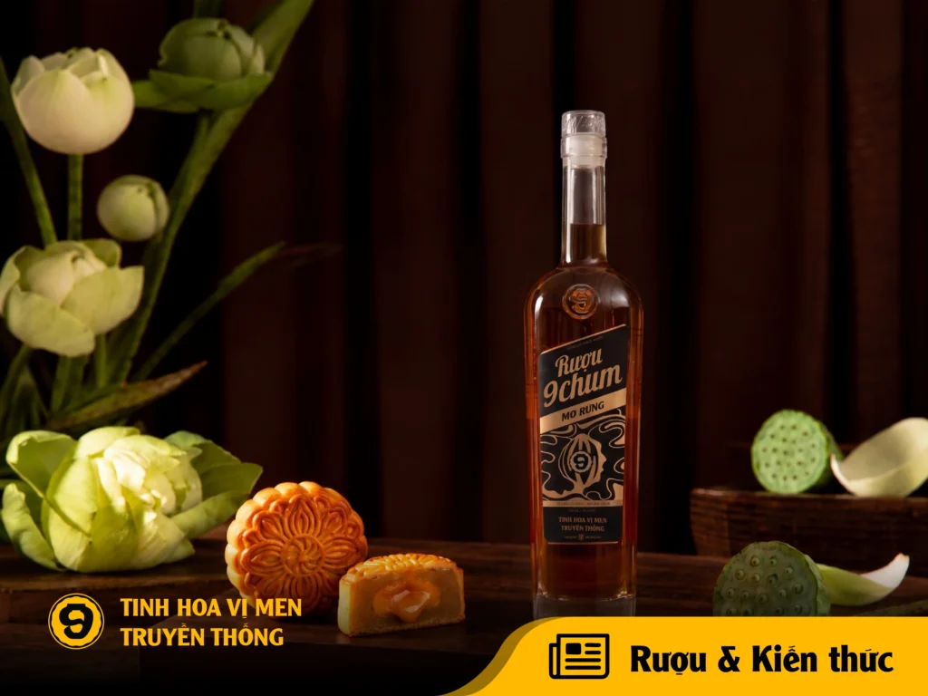 ruou-trung-thu-ket-hop-tra-banh-va-ruou-cho-mam-co