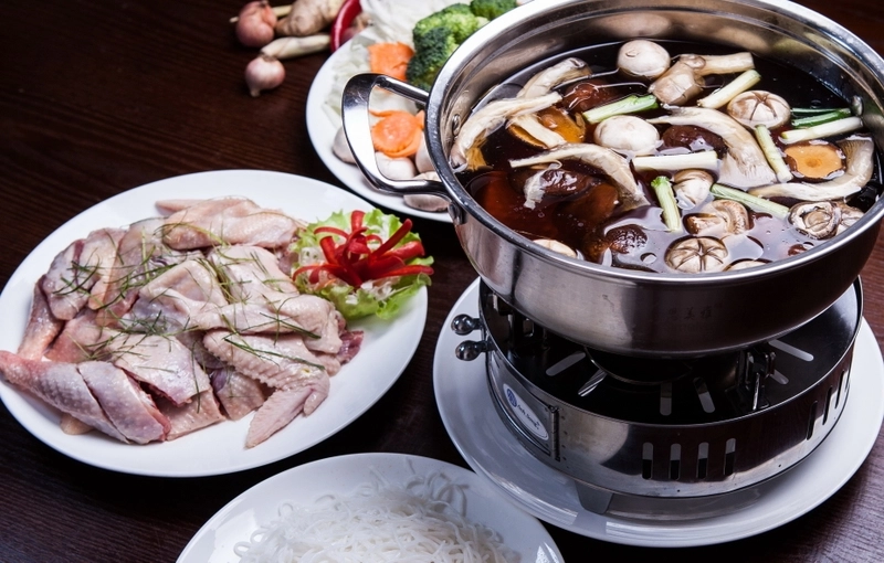 cach-nau-lau-ga-bong-ruou-chuan-bi-nguyen-lieu